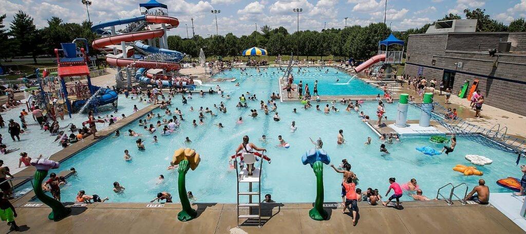 splashtown swimming pool